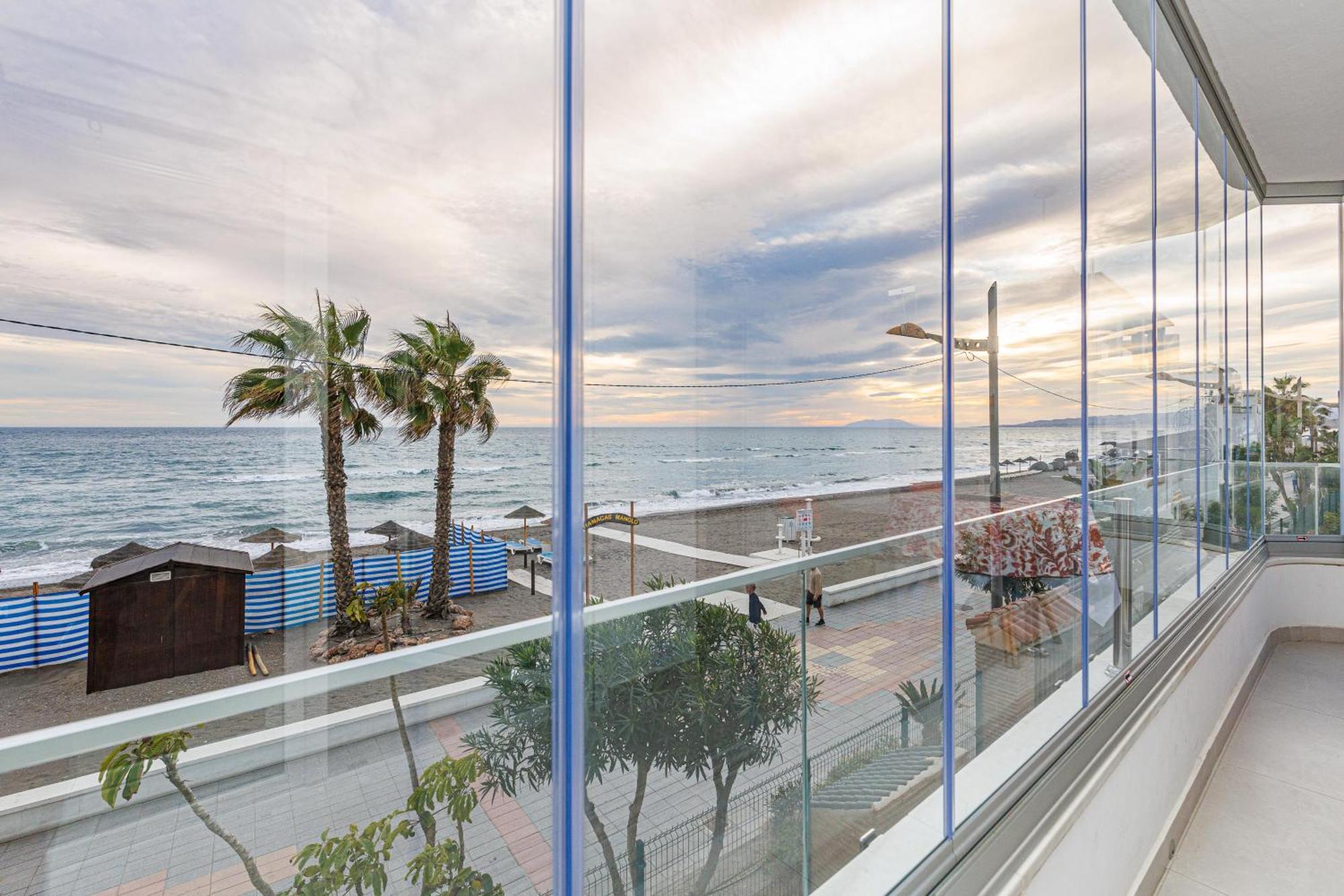 Laguna Beach Wohnung Mit Freiem Meerblick Torrox Exterior photo